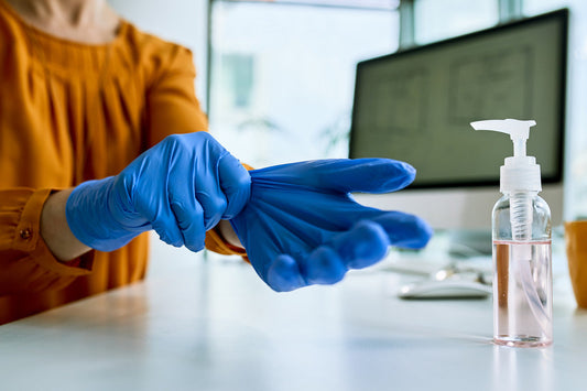 Best Practices for Using Hygiene Gloves: Dos and Don’ts